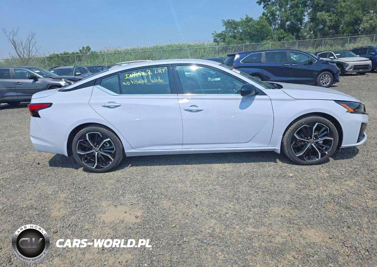2025 Nissan Altima Sr VIN:1N4BL4CVXSN419466 - 12