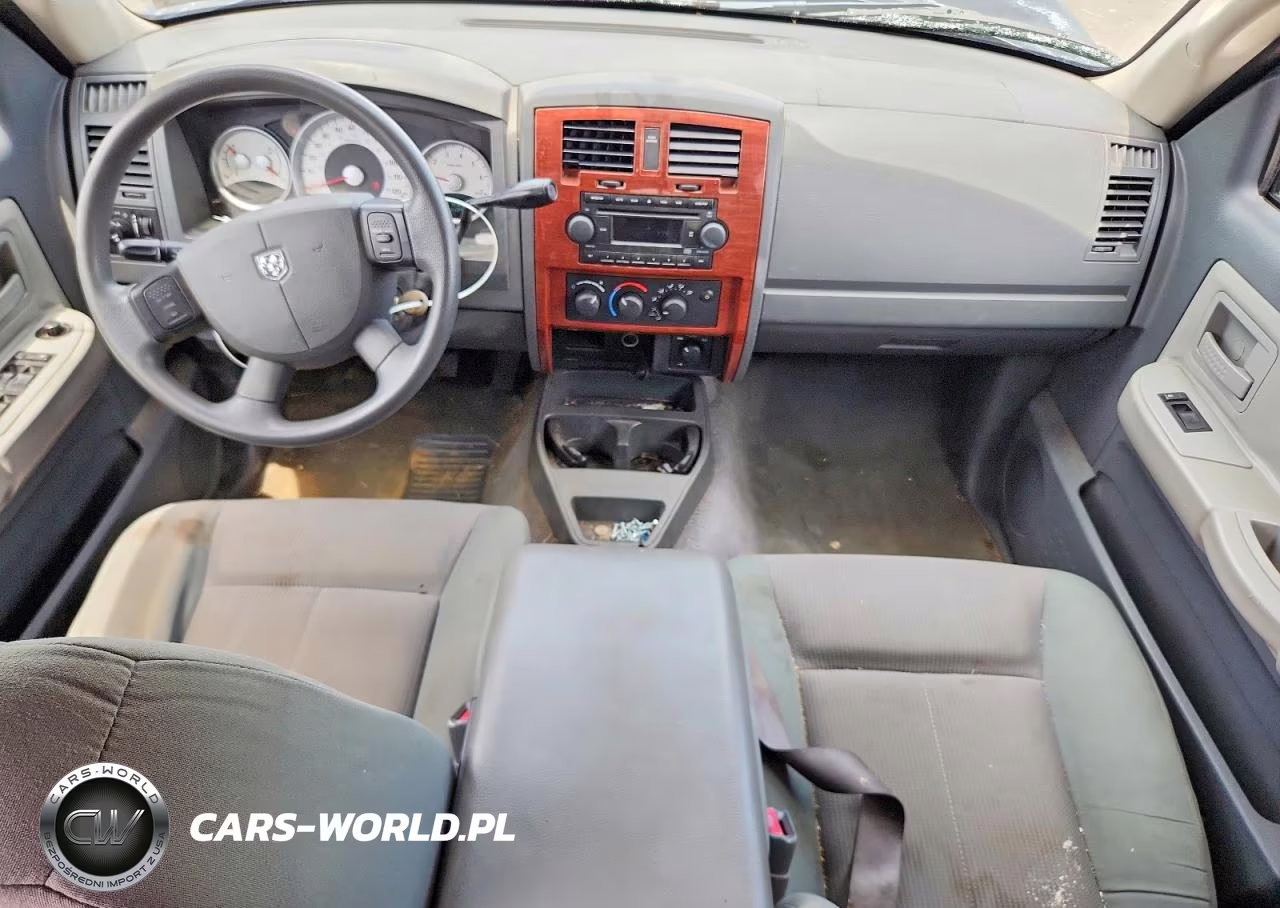 2005 Dodge Dakota VIN:1D7HW48K25S338466 - 8