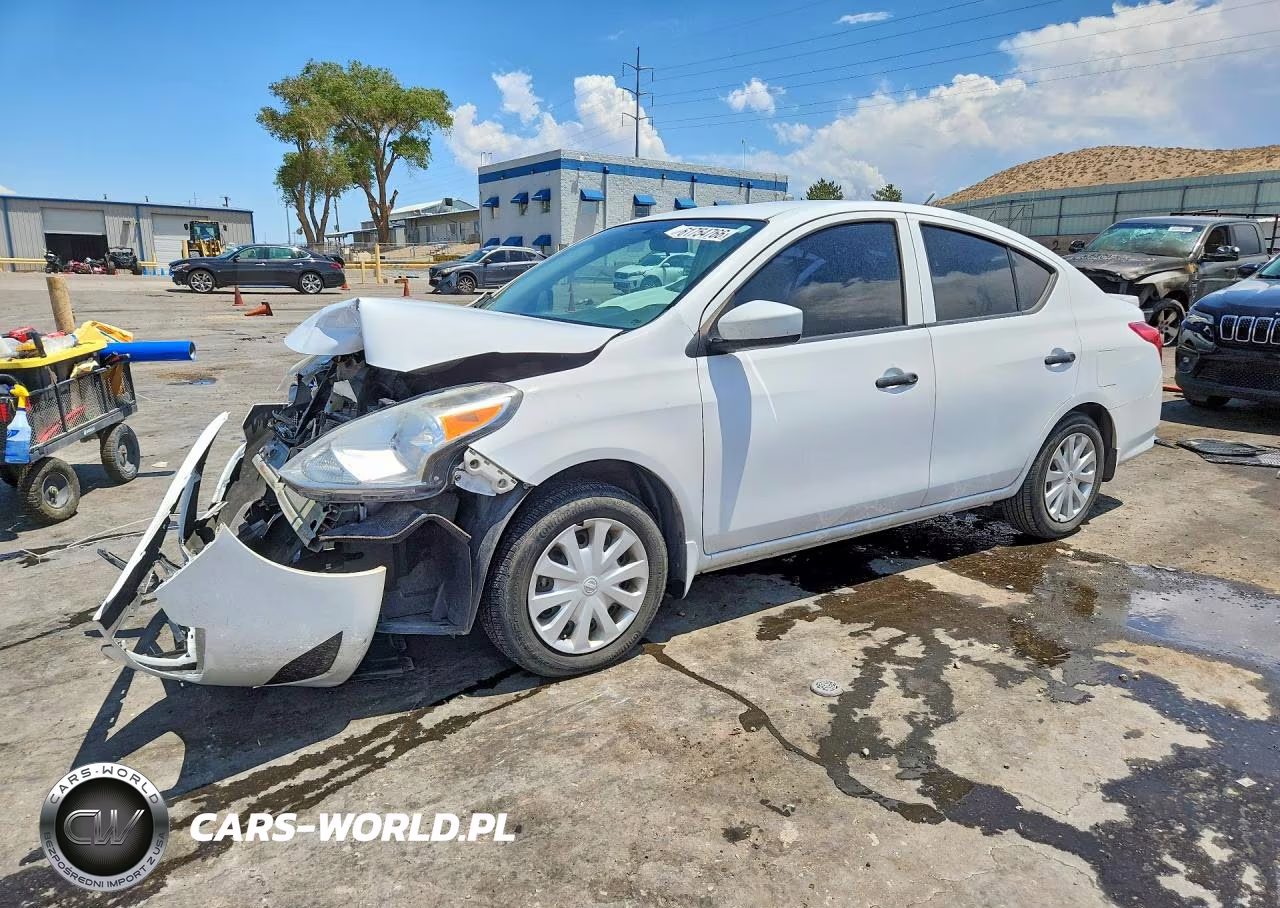 2016 Nissan Versa 1.6 S Plus