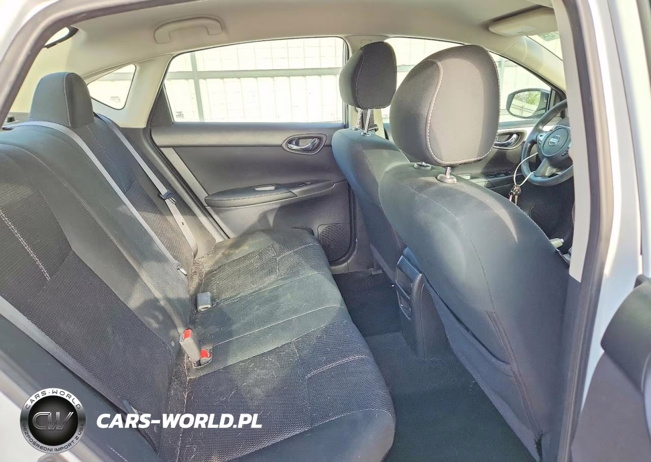 2018 Nissan Sentra S VIN:3N1AB7AP2JY258582 - 10