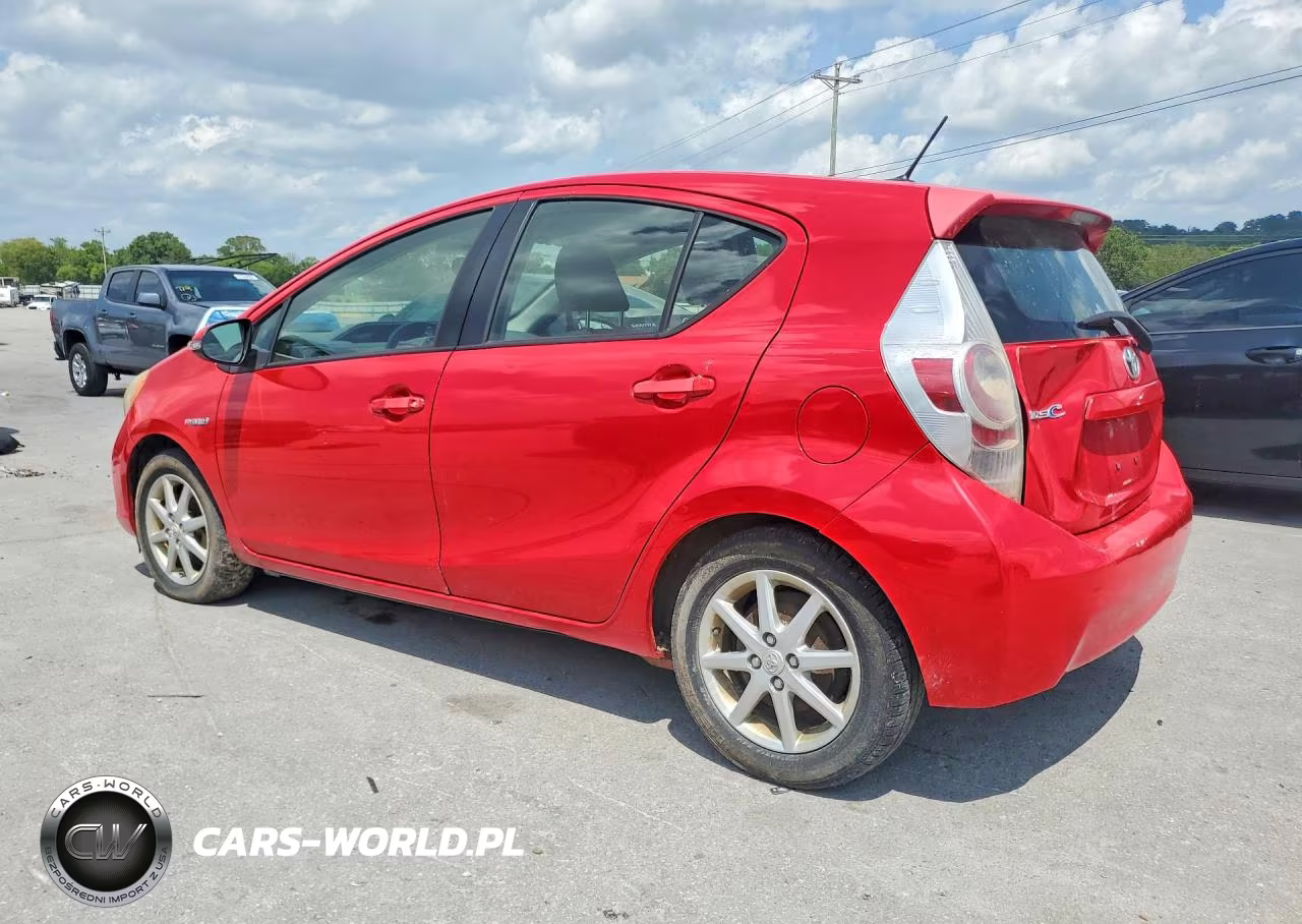 2013 Toyota Prius C Three VIN:JTDKDTB34D1537217 - 2