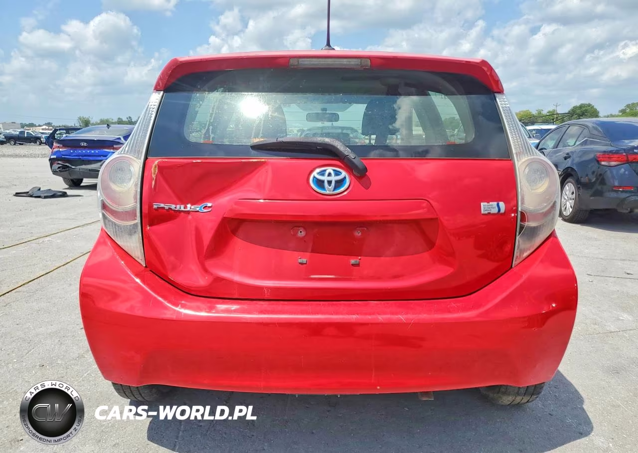 2013 Toyota Prius C Three VIN:JTDKDTB34D1537217 - 6
