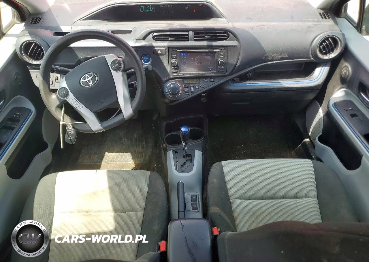 2013 Toyota Prius C Three VIN:JTDKDTB34D1537217 - 8