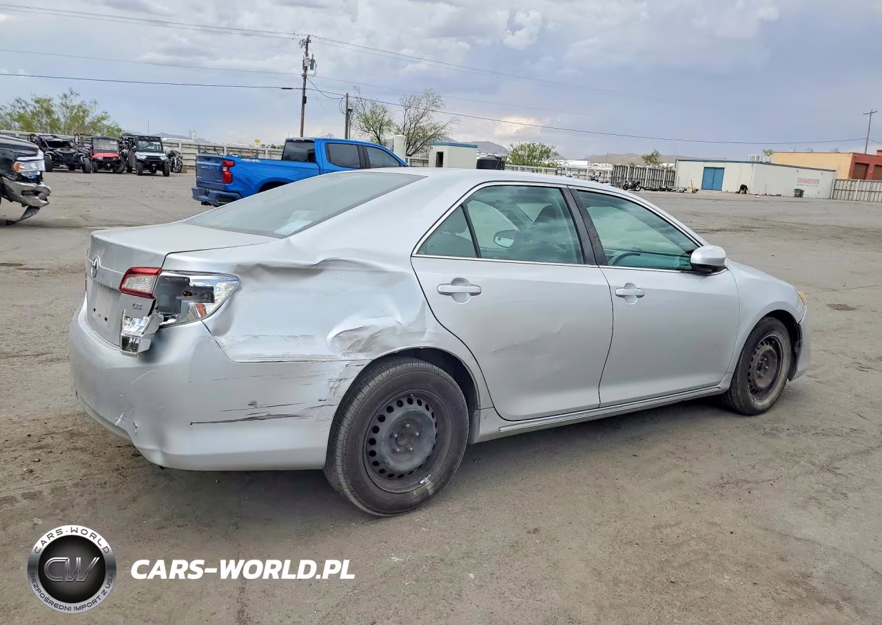 2013 Toyota Camry Le VIN:4T4BF1FK1DR334463 - 3