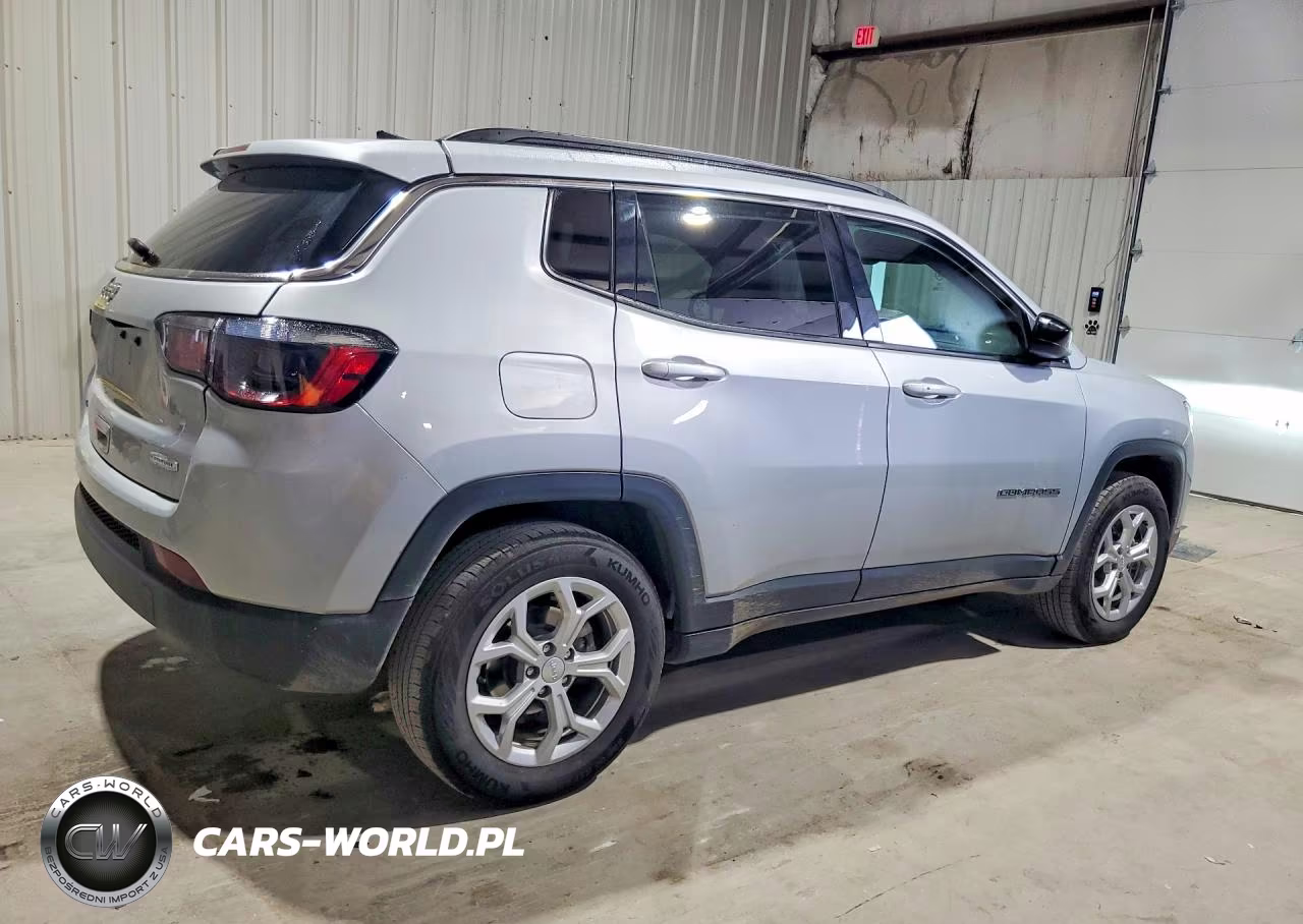 2024 Jeep Compass Latitude VIN:3C4NJDBN4RT113596 - 3
