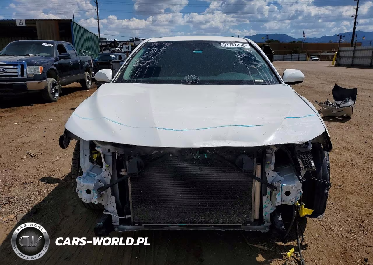 2018 Toyota Camry Se VIN:4T1B11HK6JU646599 - 5