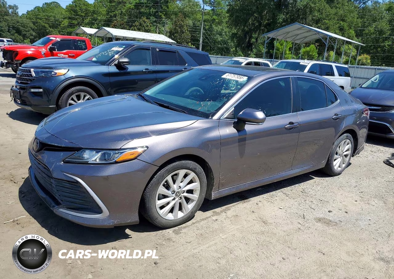 2023 Toyota Camry Le – zdjęcie 1 z 12