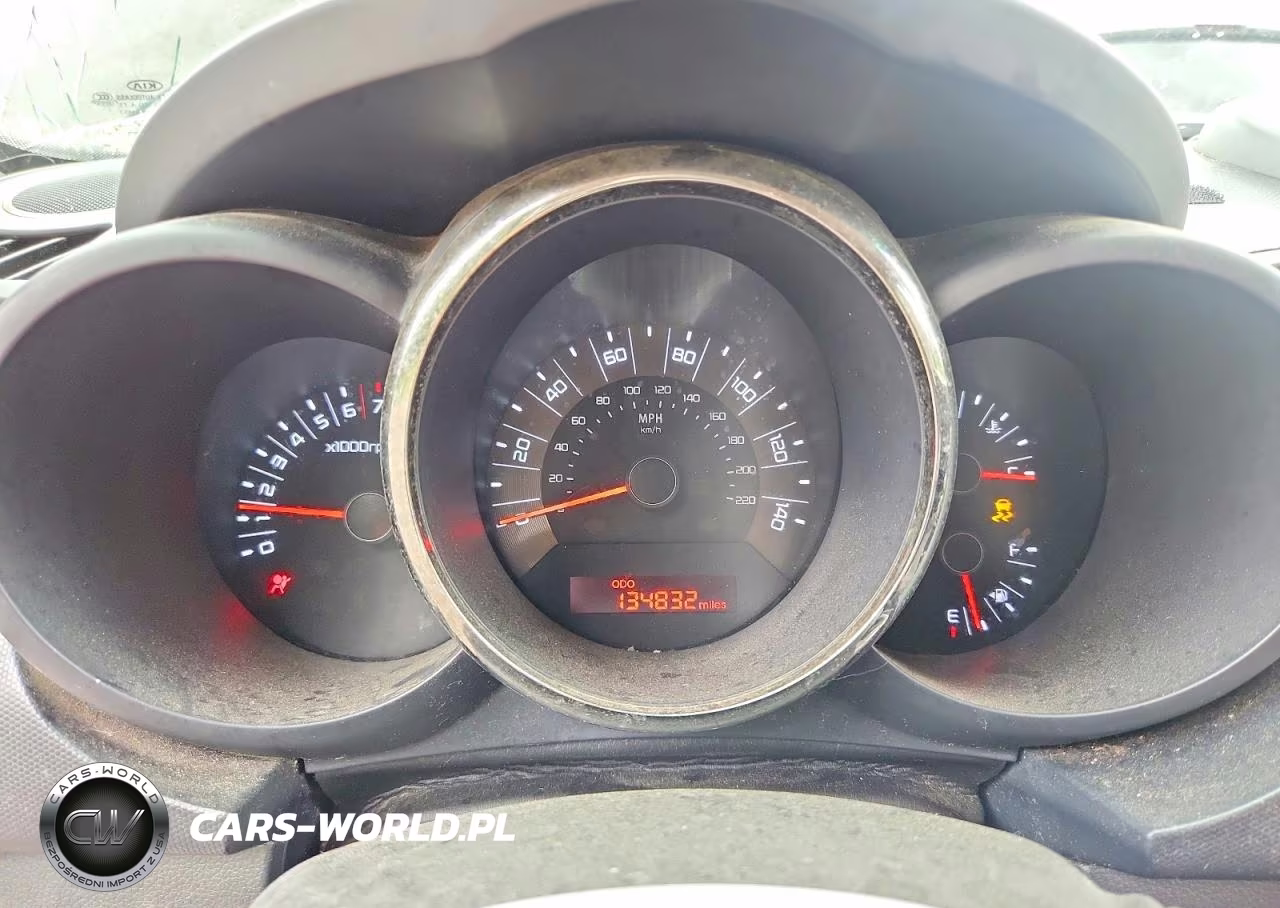 2011 Kia Soul + VIN:KNDJT2A20B7339780 - 9