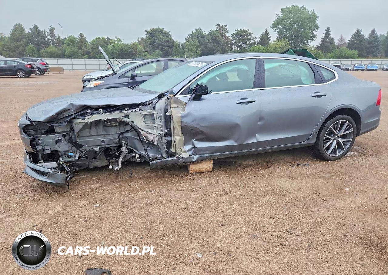 2018 Volvo S90 T5 Momentum