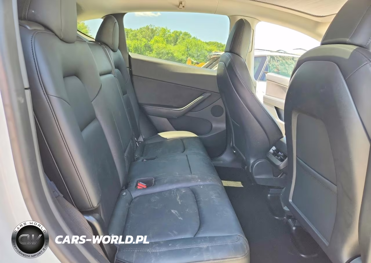 2021 Tesla Model Y VIN:5YJYGDEE2MF078703 - 10