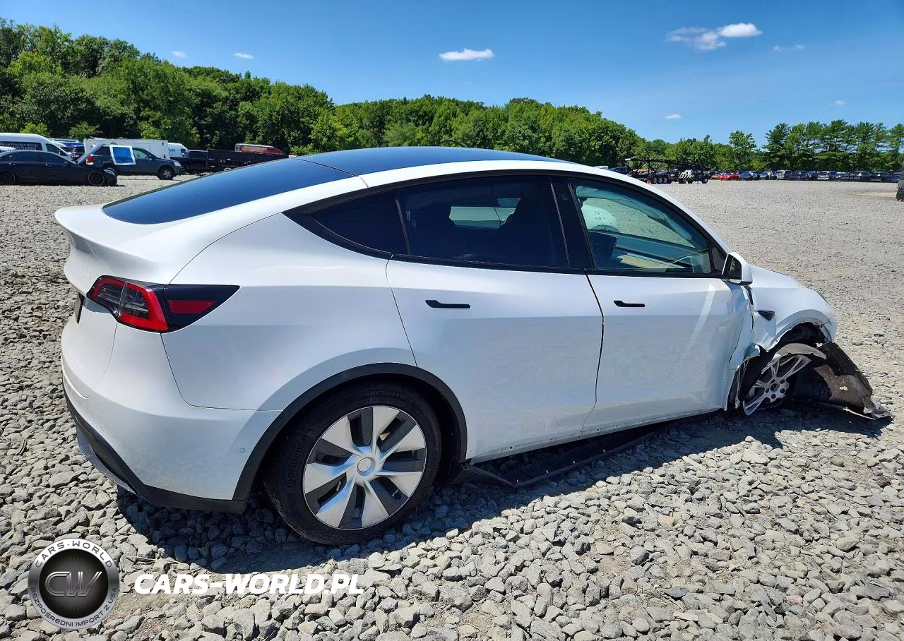 2021 Tesla Model Y VIN:5YJYGDEE2MF078703 - 3