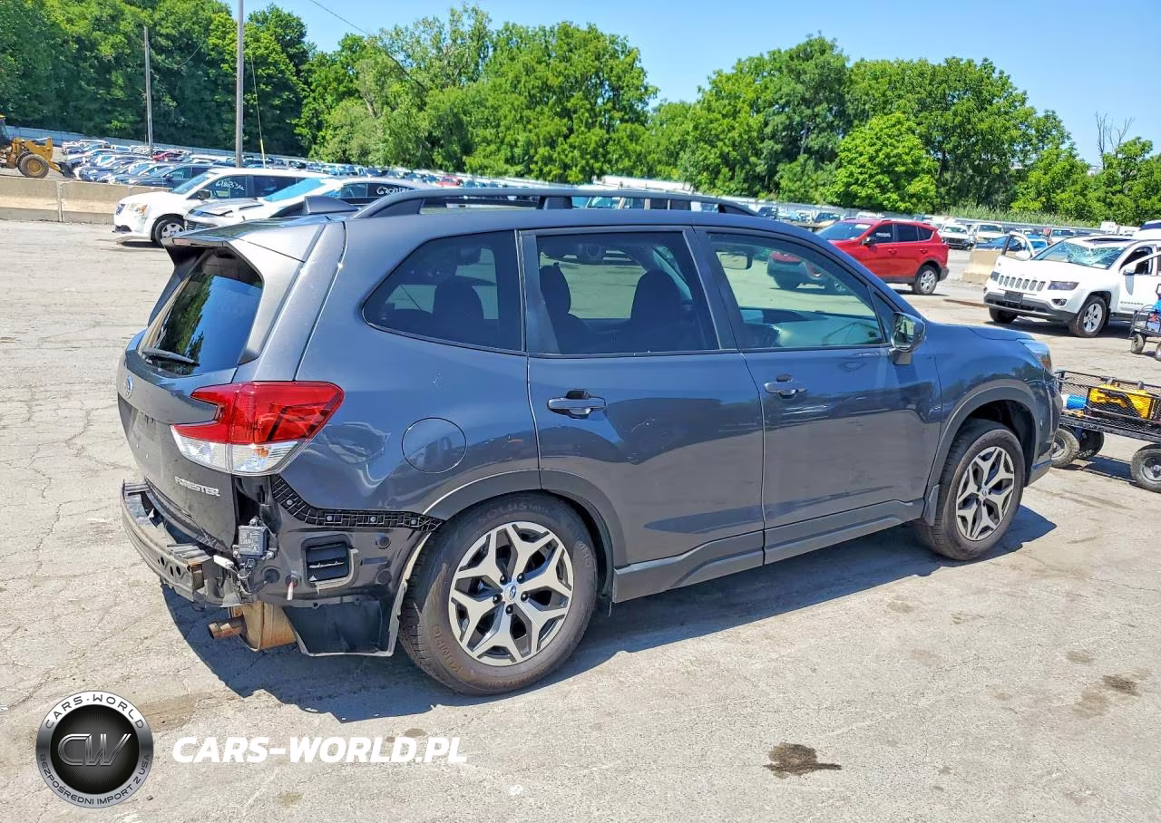 2021 Subaru Forester Premium VIN:JF2SKAJC0MH576486 - 3