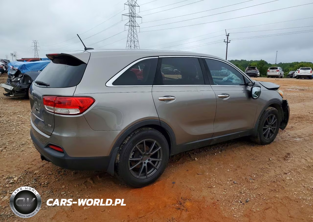 2017 Kia Sorento L VIN:5XYPG4A38HG261215 - 3