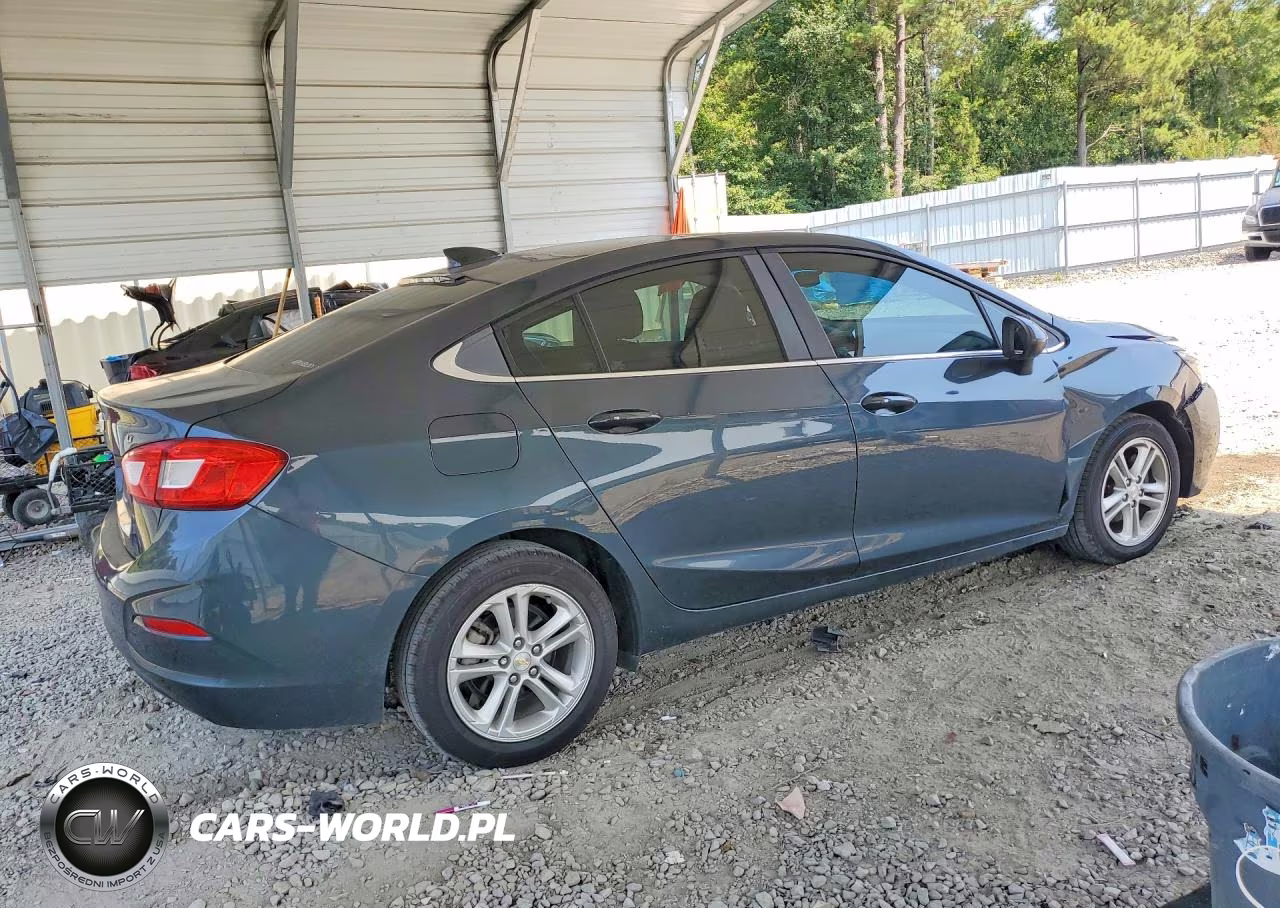 2018 Chevrolet Cruze Lt VIN:1G1BE5SM4J7154381 - 3