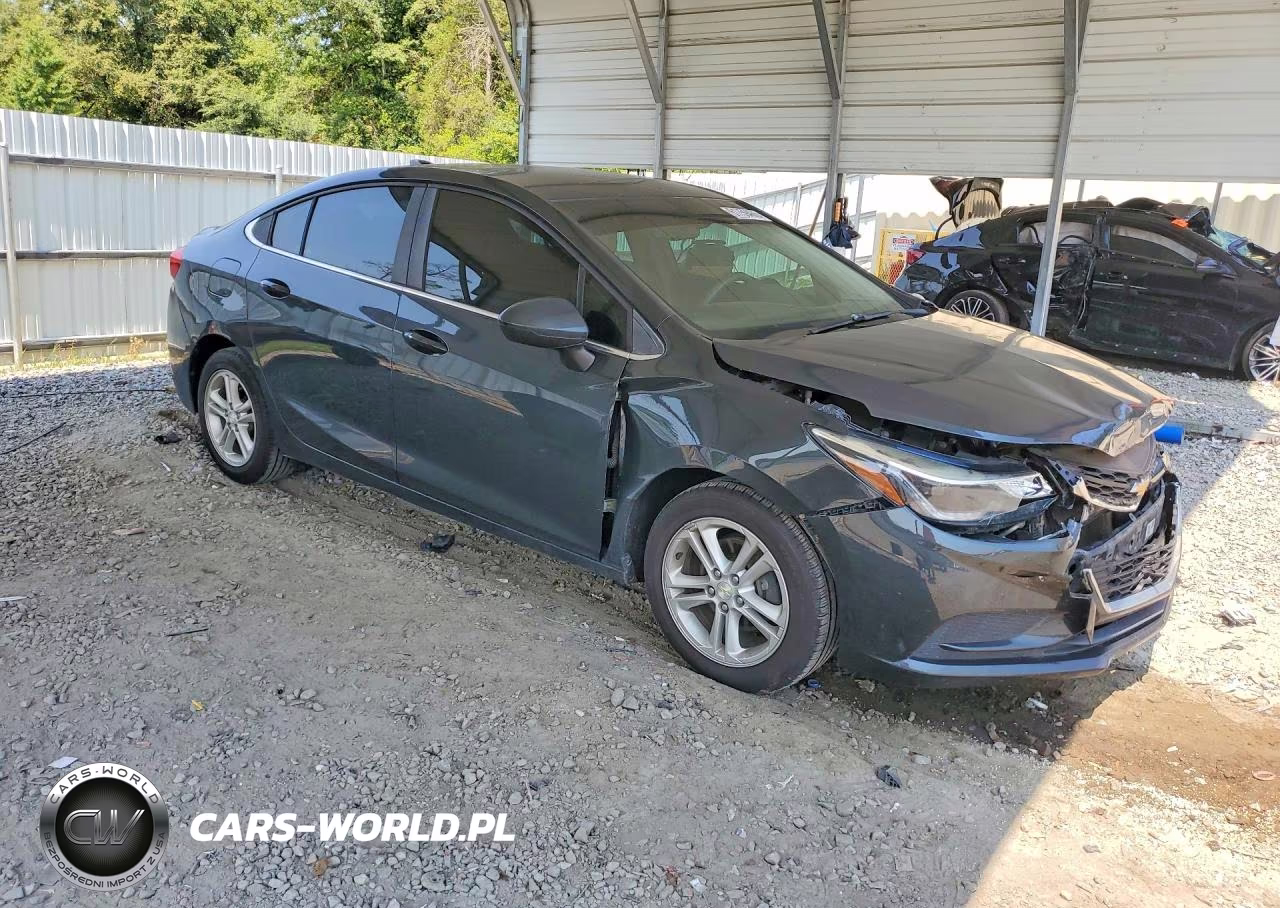 2018 Chevrolet Cruze Lt VIN:1G1BE5SM4J7154381 - 4