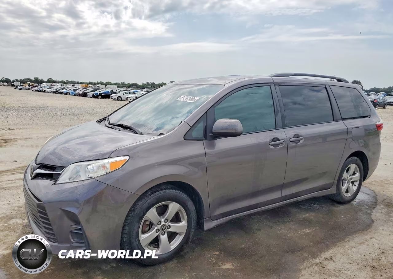 2018 Toyota Sienna Le