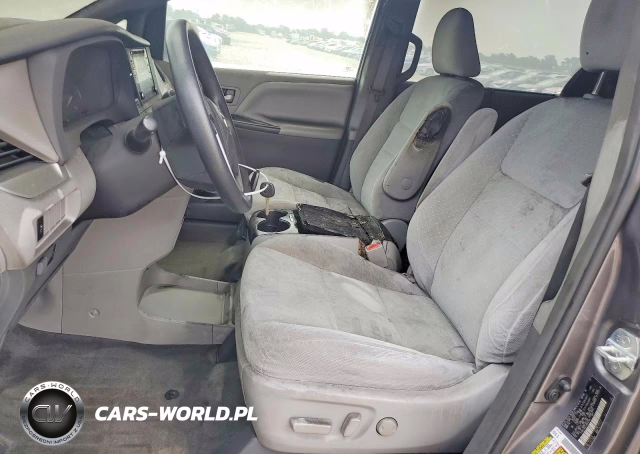 2018 Toyota Sienna Le VIN:5TDKZ3DC3JS948198 - 7