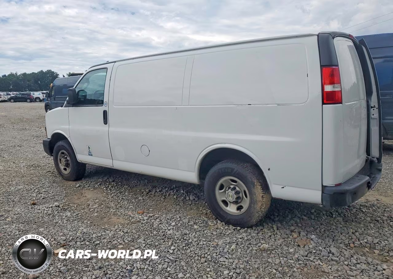 2022 Chevrolet Express G2500 VIN:1GCWGAFP5N1263697 - 2