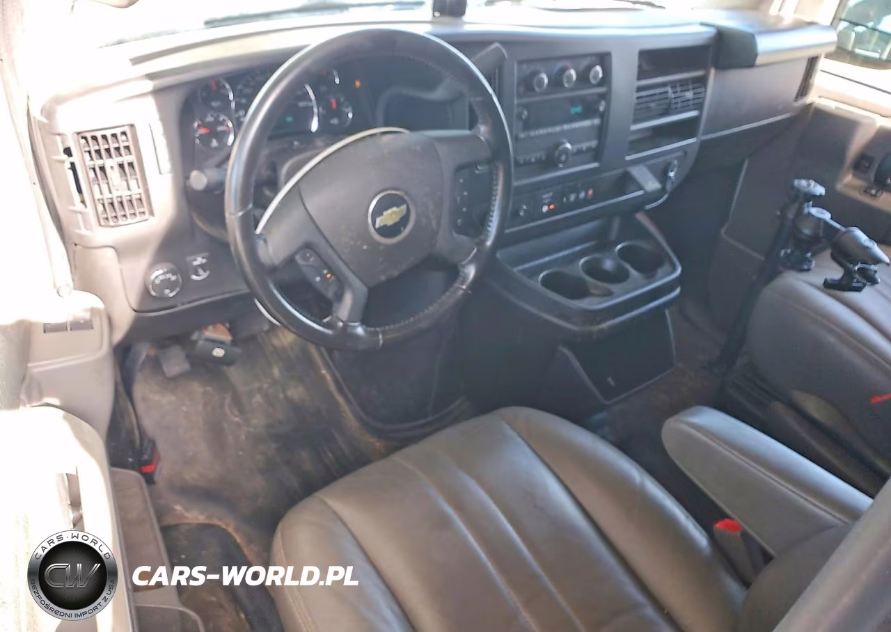 2022 Chevrolet Express G2500 VIN:1GCWGAFP5N1263697 - 8