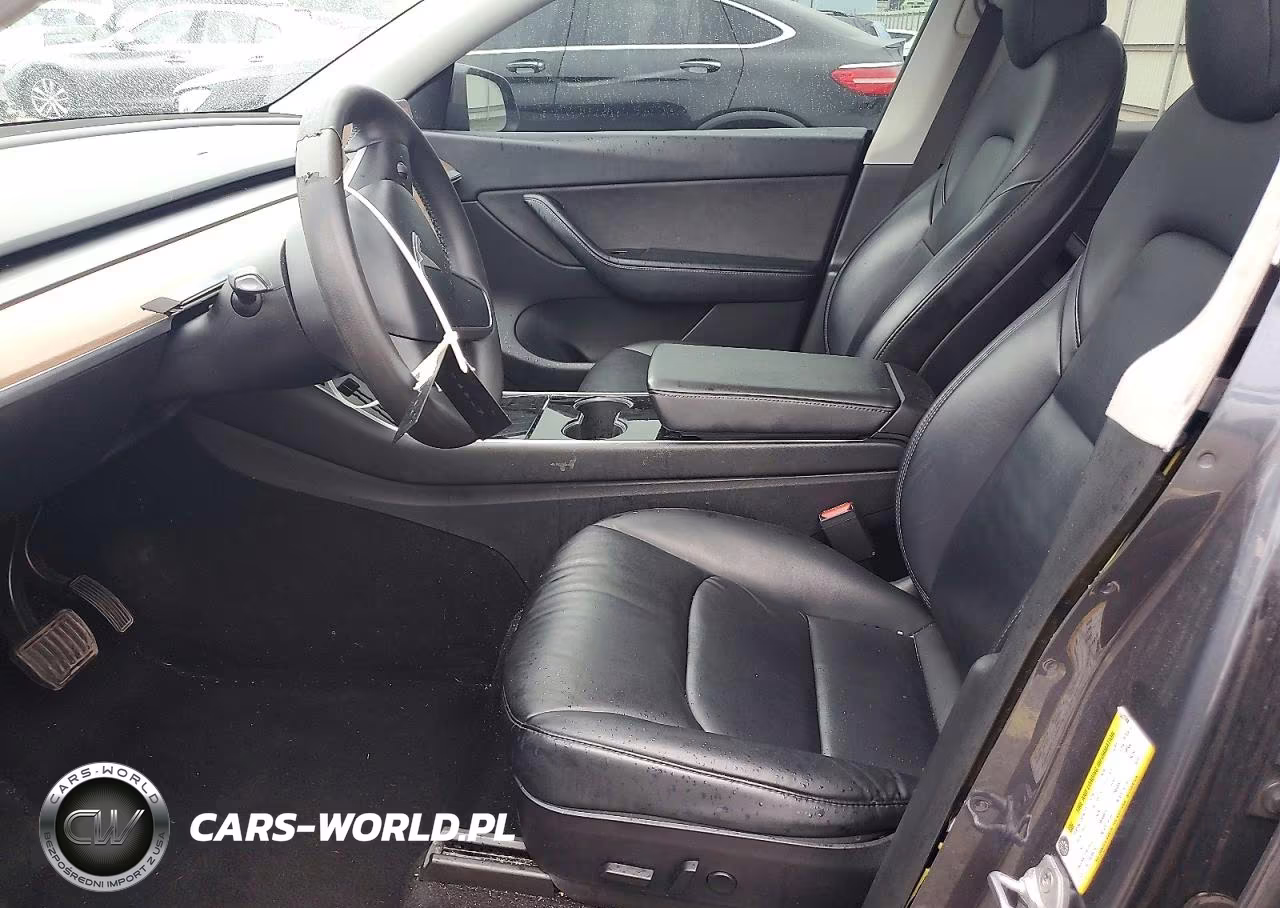 2020 Tesla Model Y VIN:5YJYGDEE2LF043464 - 7