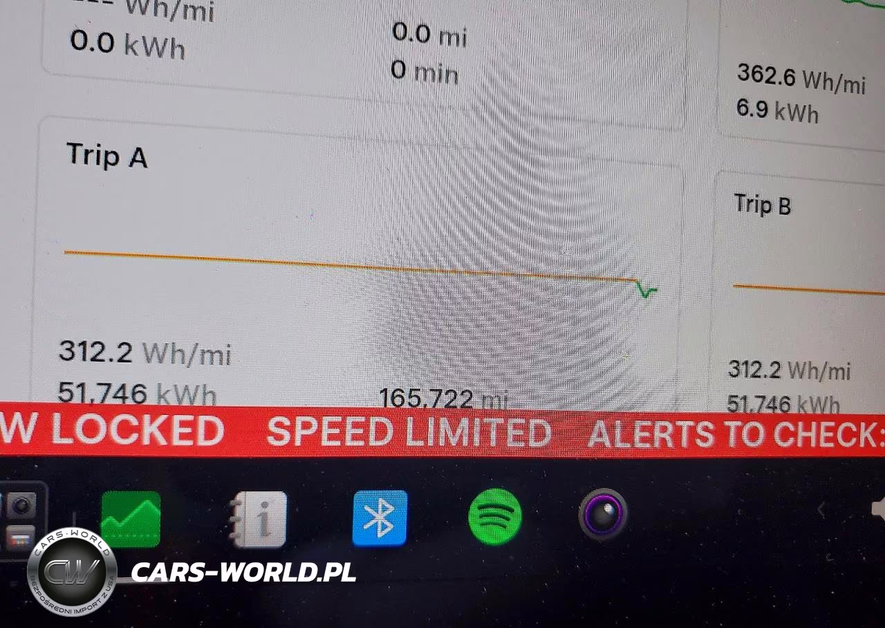 2020 Tesla Model Y VIN:5YJYGDEE2LF043464 - 9