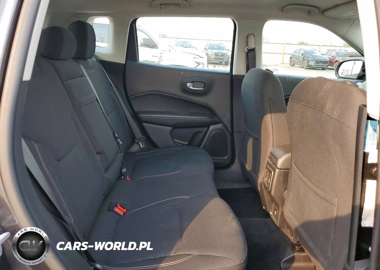 2018 Jeep Compass Sport VIN:3C4NJDAB8JT415596 - 11
