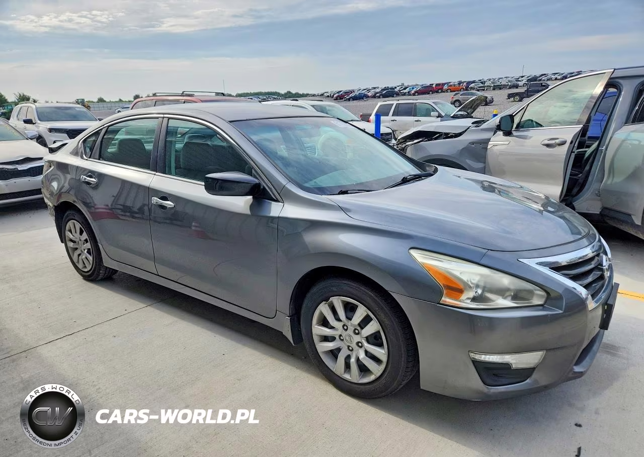 2015 Nissan Altima 2.5 S VIN:1N4AL3AP7FN340692 - 4