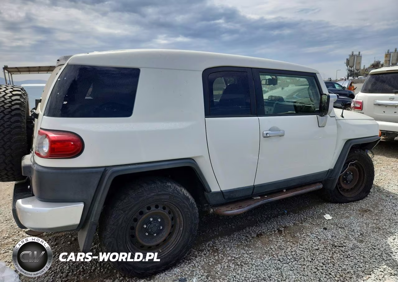 2014 Toyota Fj Cruiser Base VIN:JTEBU4BF9EK190488 - 3