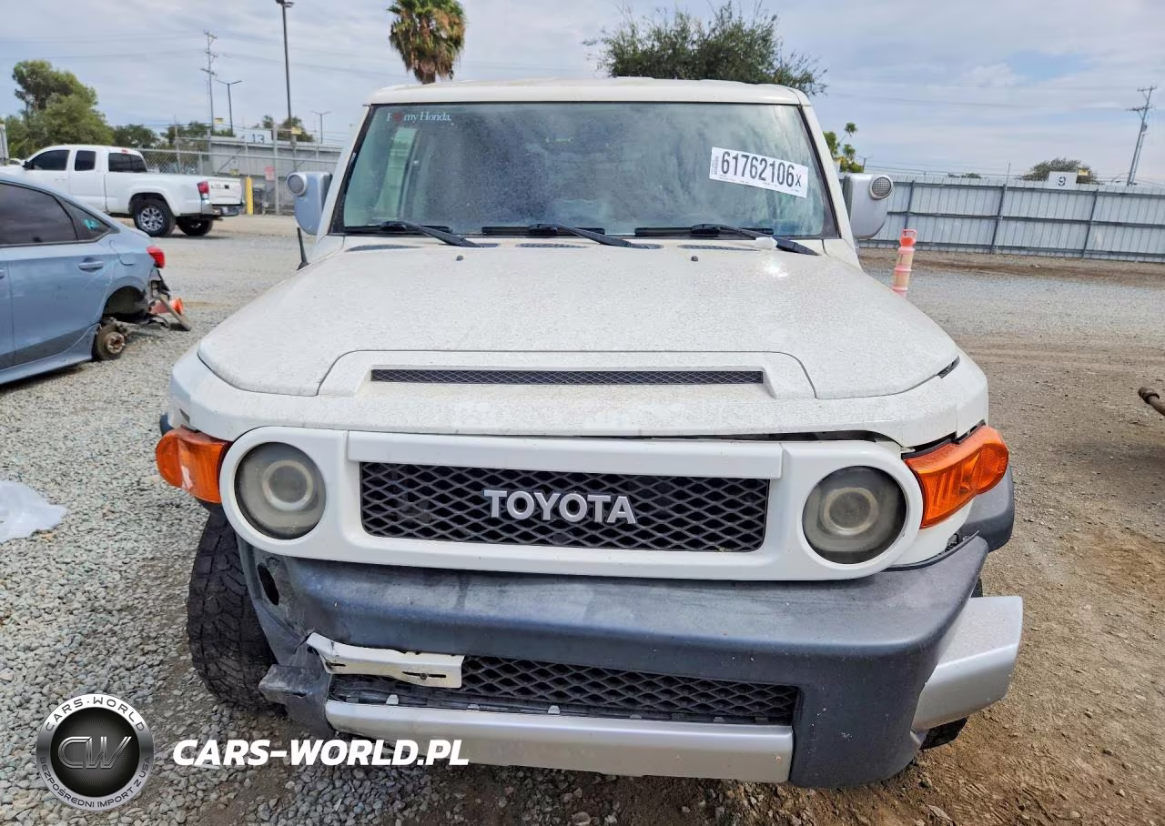 2014 Toyota Fj Cruiser Base VIN:JTEBU4BF9EK190488 - 5
