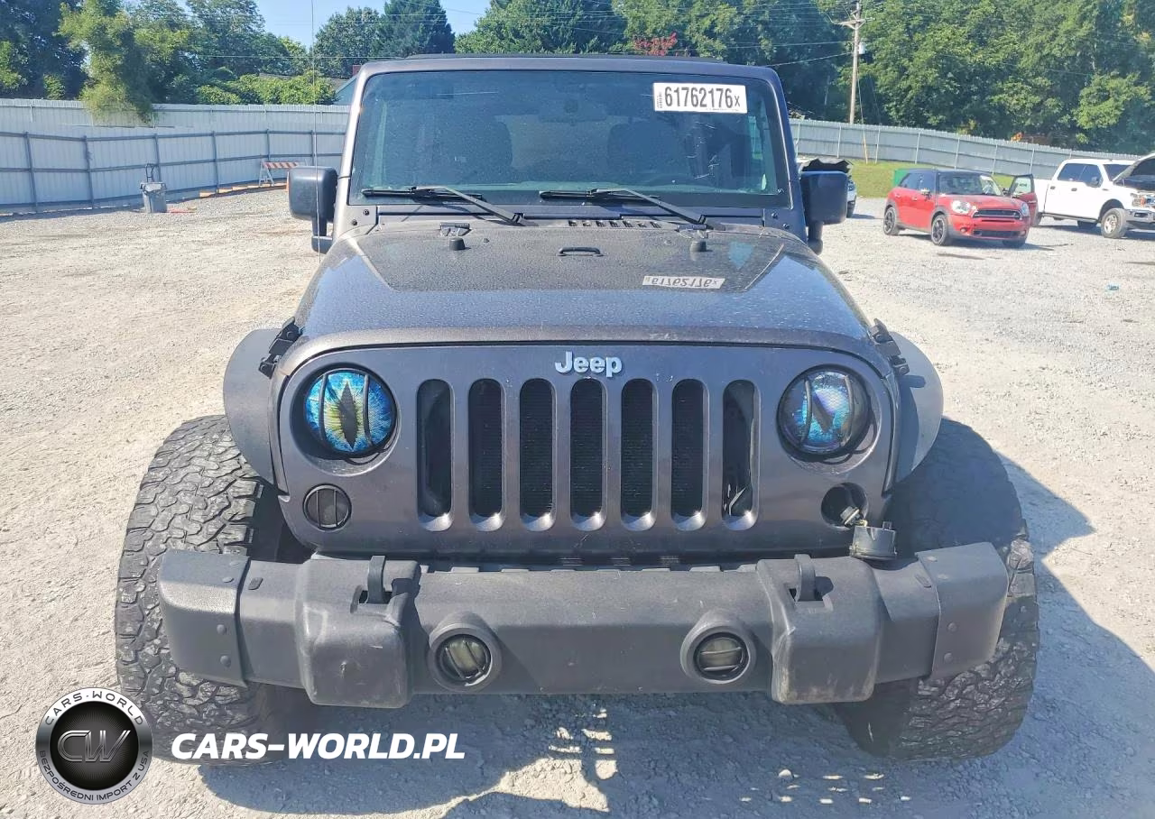 2016 Jeep Wrangler Unlimited Sport VIN:1C4BJWDG3GL256044 - 5