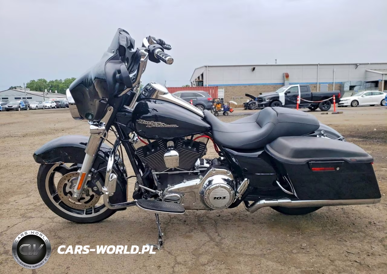 2013 Harley-Davidson Flhx Street Glide VIN:1HD1KBM1XDB690376 - 3