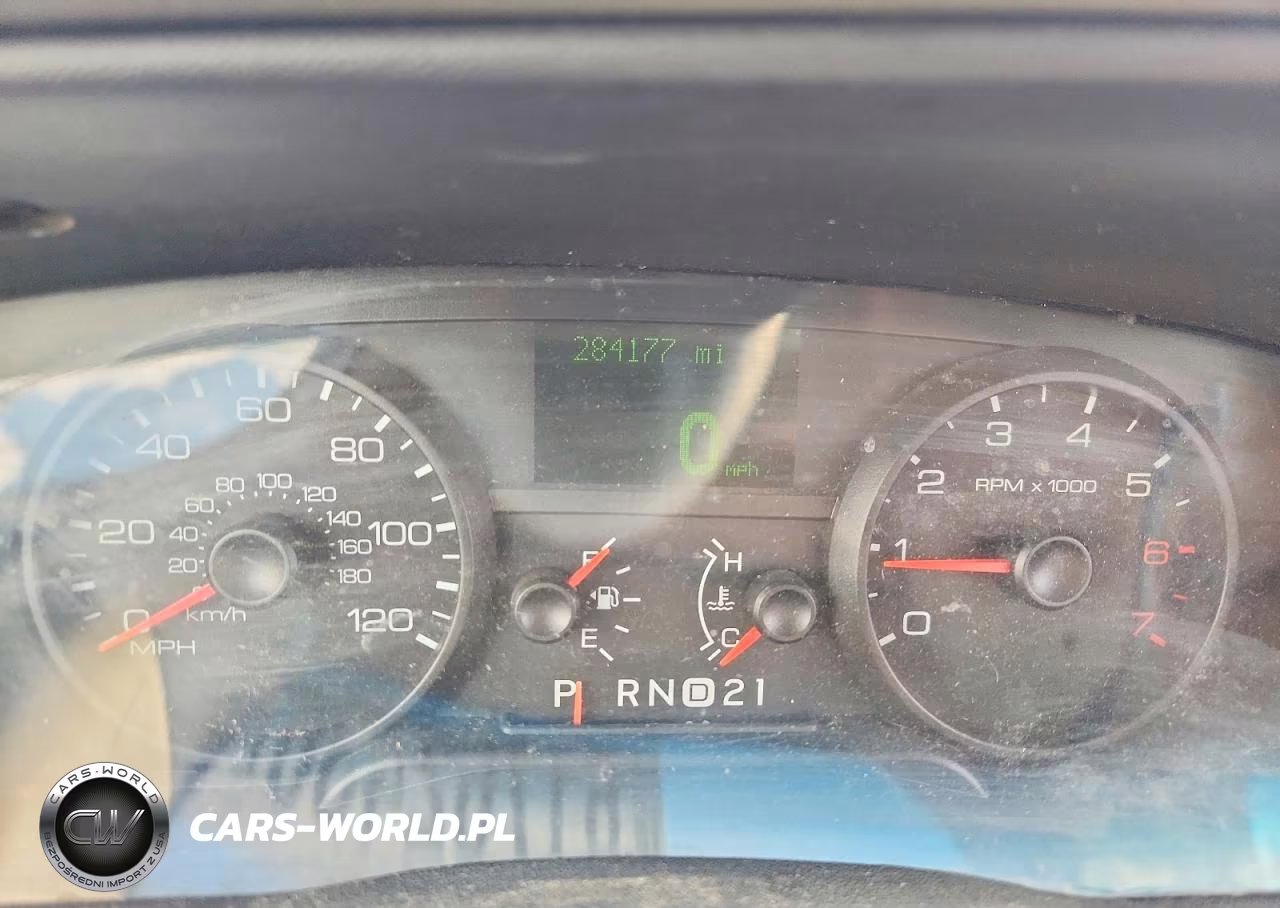 2008 Ford Crown Victoria Lx VIN:2FAFP74V68X129125 - 9