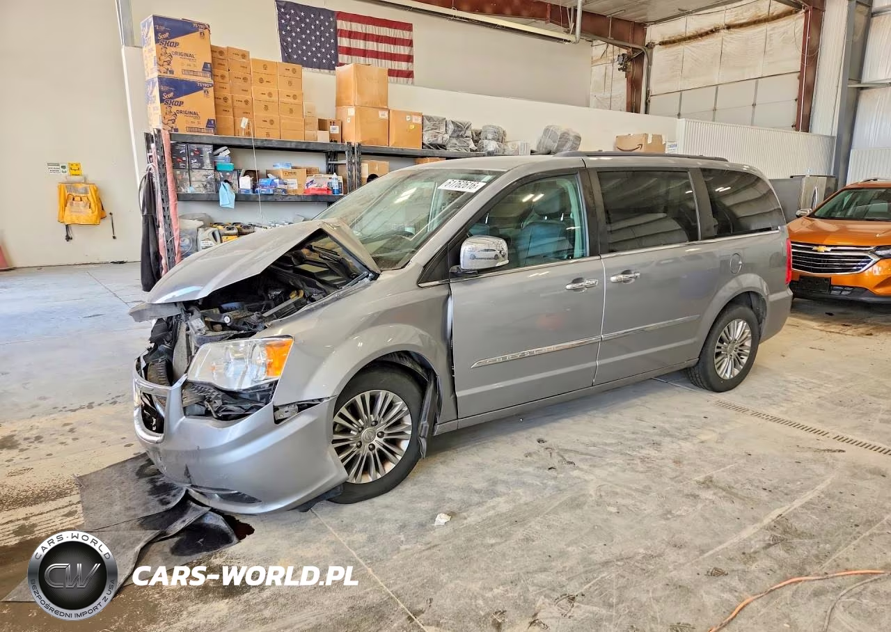 2015 Chrysler Town & Country Touring L – zdjęcie 1 z 12