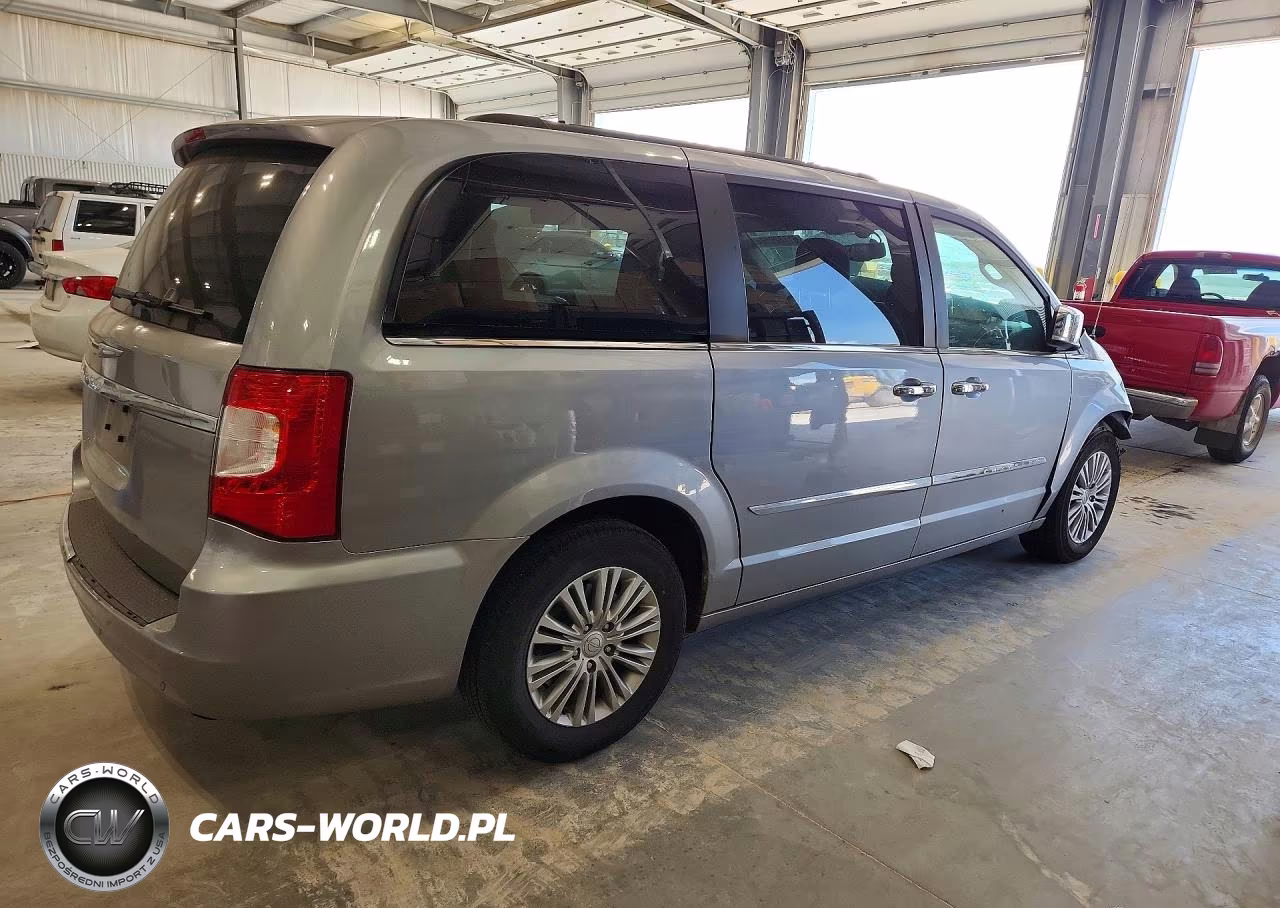 2015 Chrysler Town & Country Touring L VIN:2C4RC1CG0FR646585 - 3