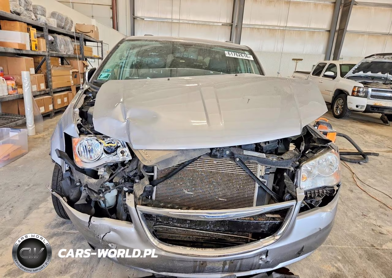 2015 Chrysler Town & Country Touring L VIN:2C4RC1CG0FR646585 - 5