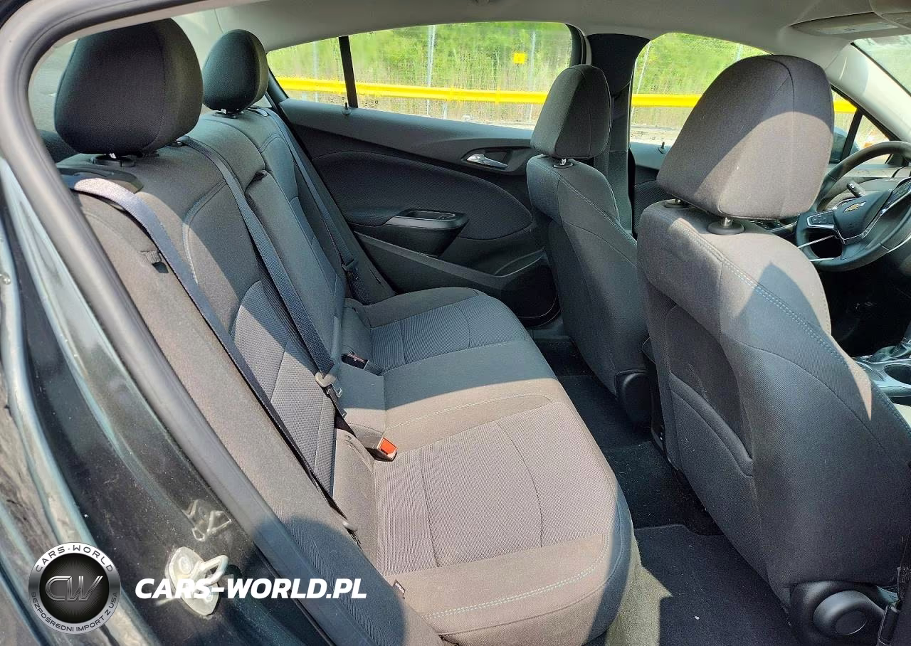 2018 Chevrolet Cruze Lt VIN:1G1BE5SM2J7199612 - 10
