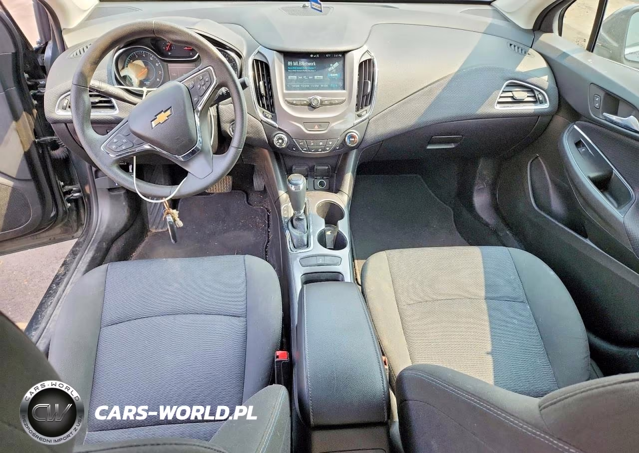 2018 Chevrolet Cruze Lt VIN:1G1BE5SM2J7199612 - 8