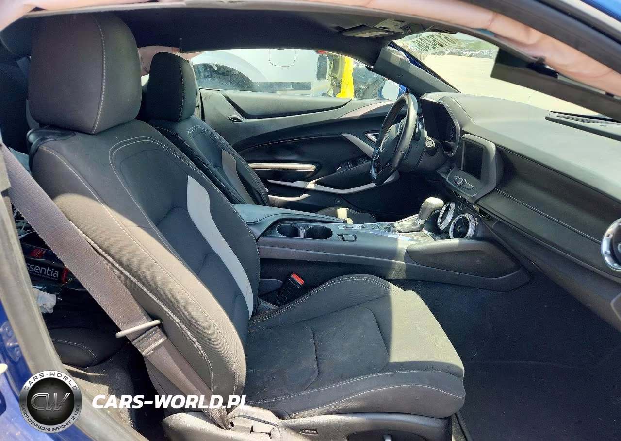 2019 Chevrolet Camaro VIN:1G1FB1RS5K0151992 - 10