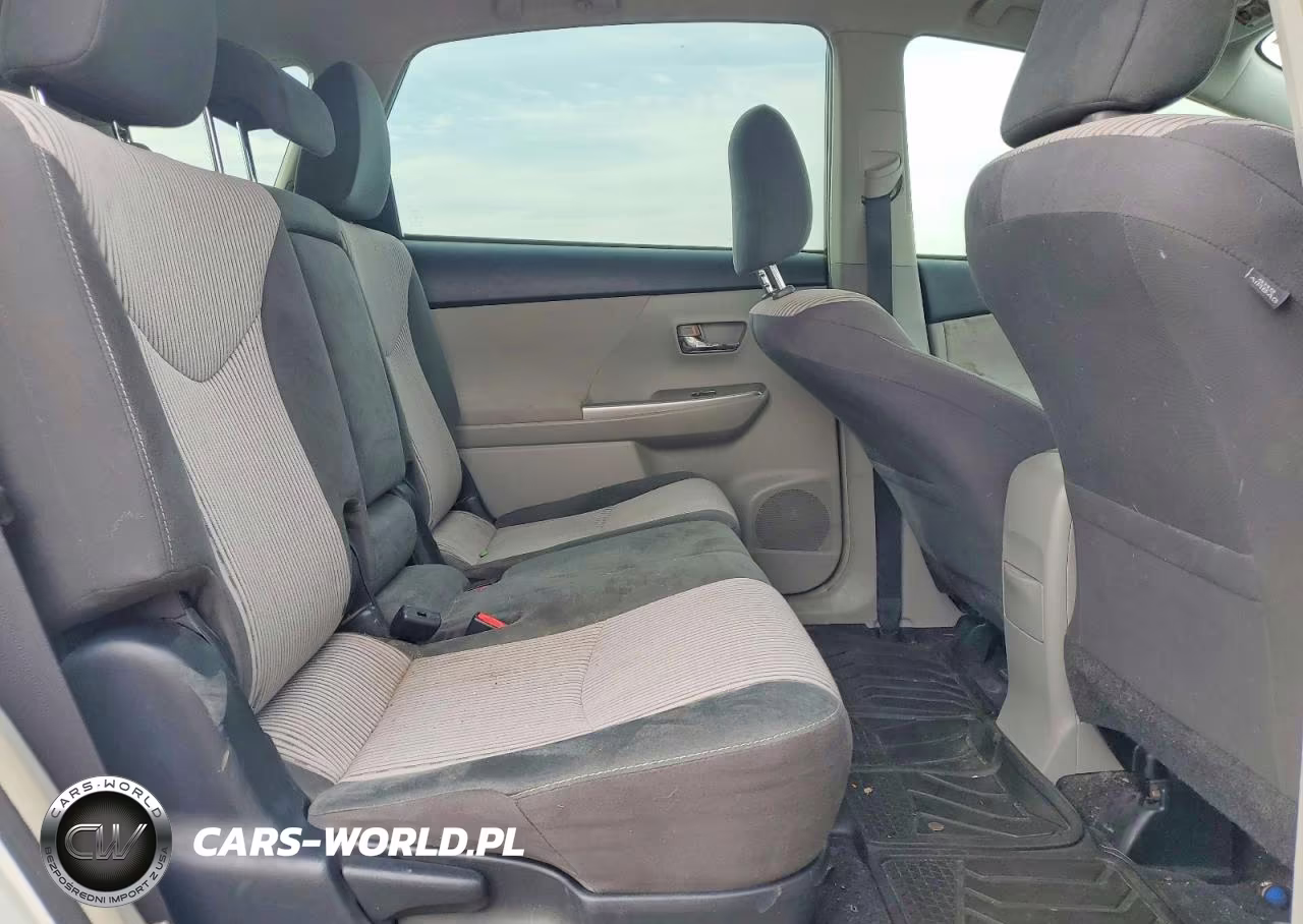 2016 Toyota Prius V Three VIN:JTDZN3EU3GJ047257 - 11