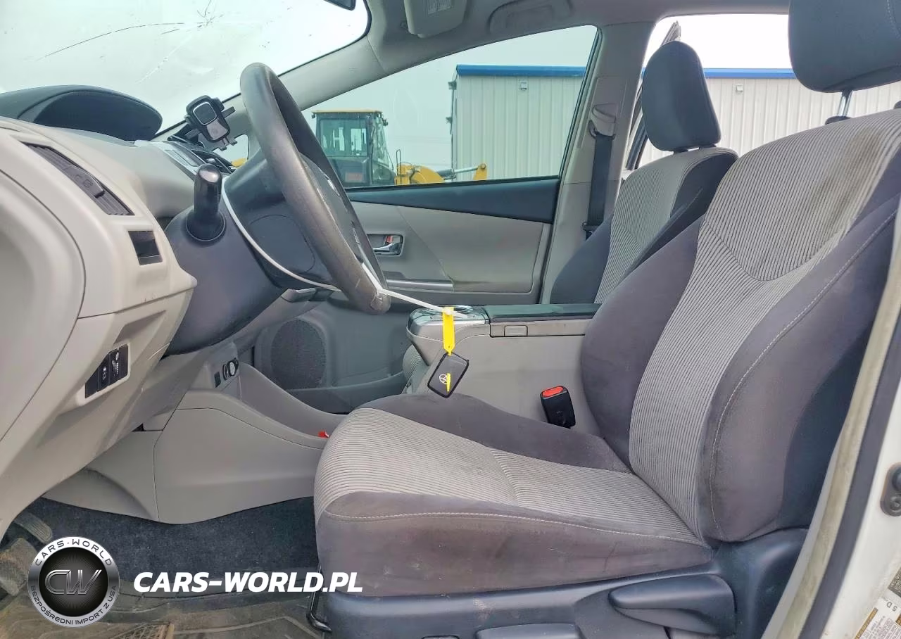 2016 Toyota Prius V Three VIN:JTDZN3EU3GJ047257 - 7