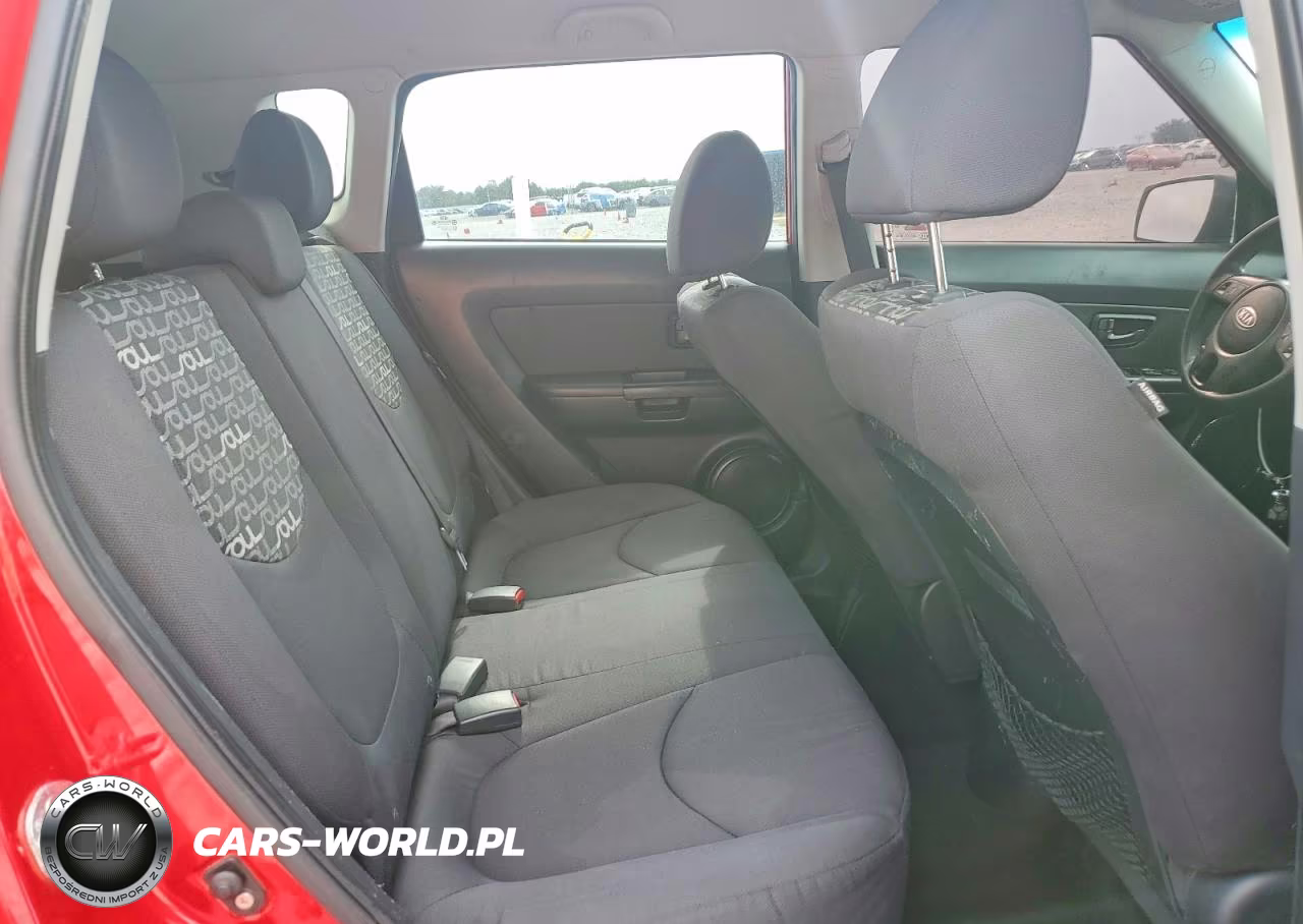 2011 Kia Soul + VIN:KNDJT2A23B7304005 - 10