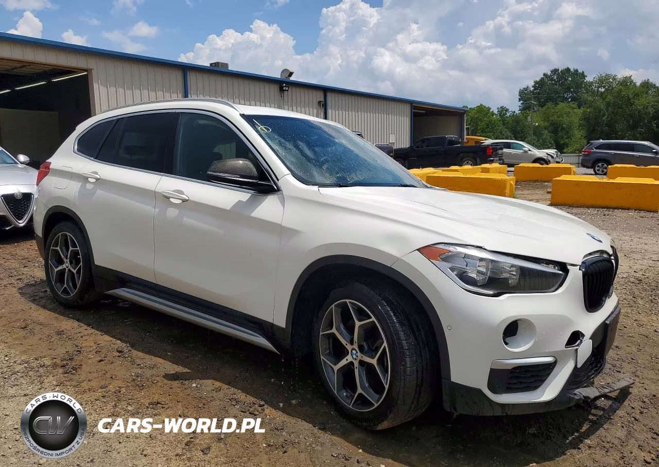 2018 BMW X1 xDrive28I VIN:WBXHT3C36J5L30928 - 4