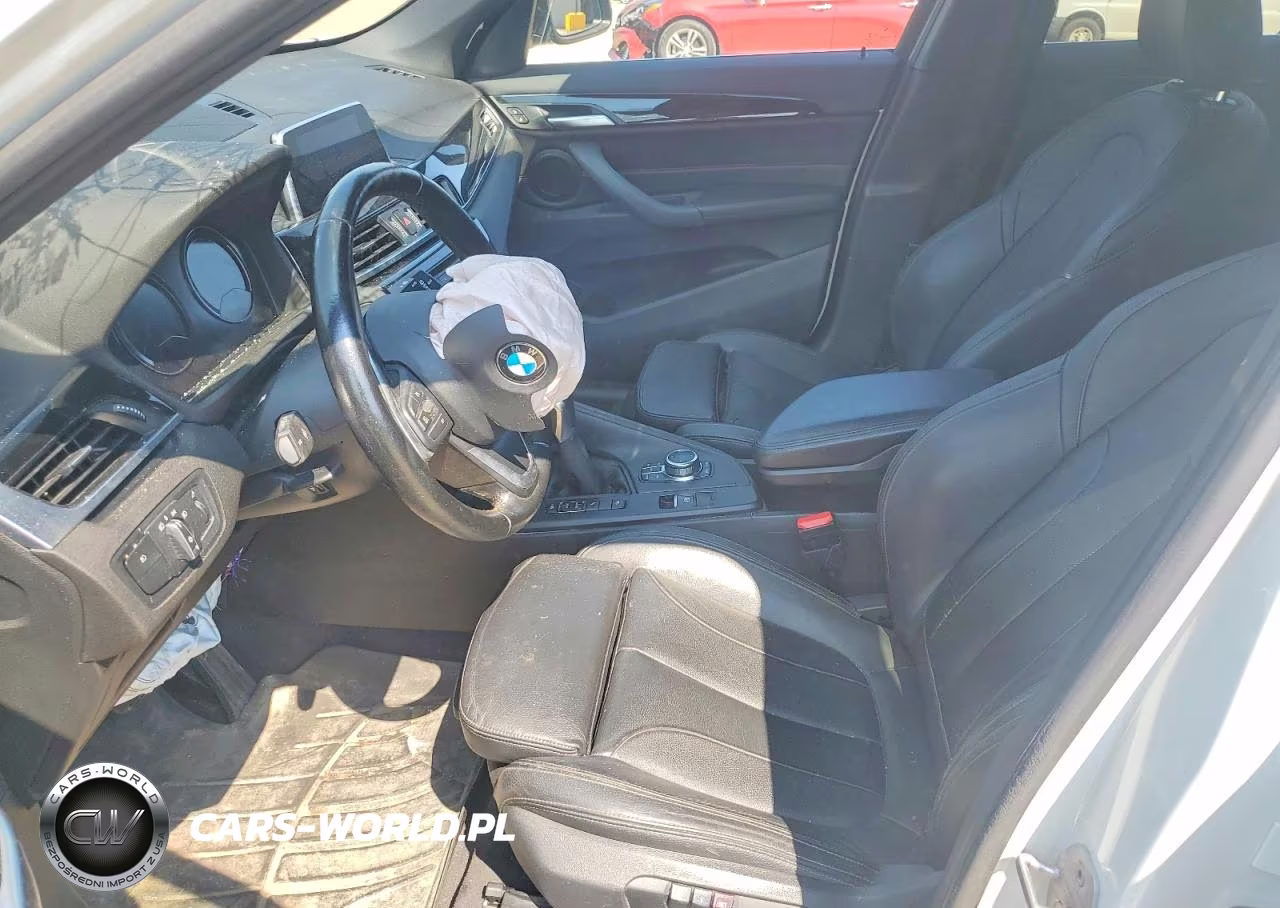 2018 BMW X1 xDrive28I VIN:WBXHT3C36J5L30928 - 7