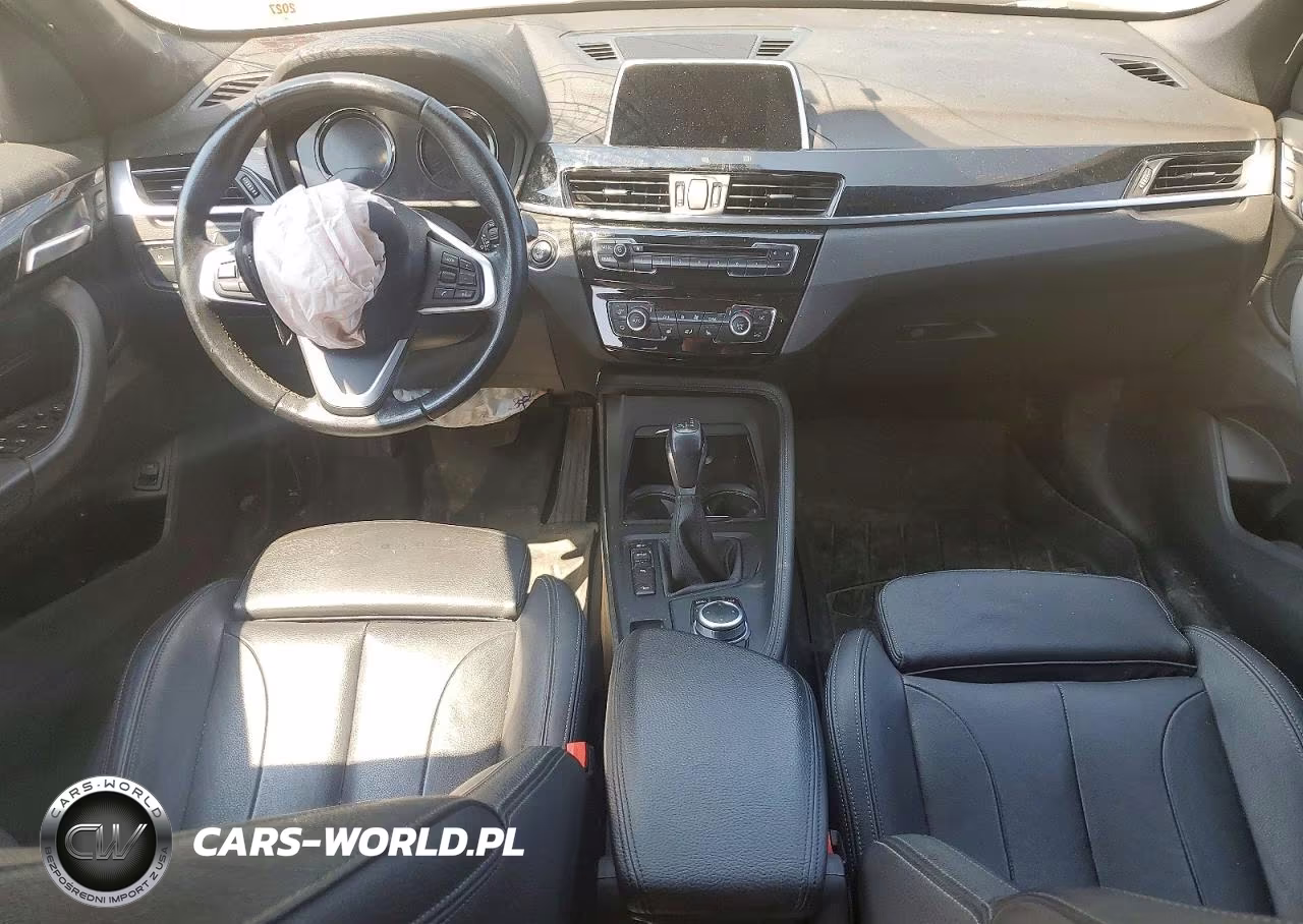 2018 BMW X1 xDrive28I VIN:WBXHT3C36J5L30928 - 8