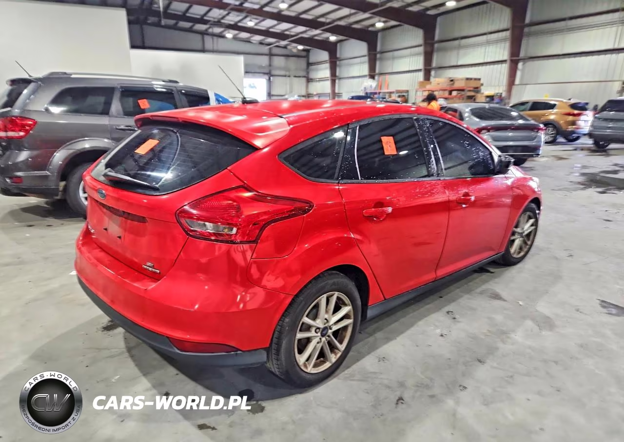 2016 Ford Focus Se VIN:1FADP3K23GL264003 - 3