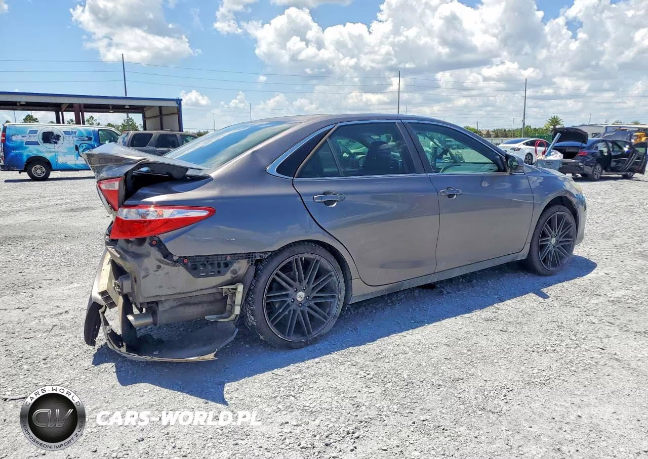 2015 Toyota Camry Se VIN:4T1BF1FK2FU987073 - 3