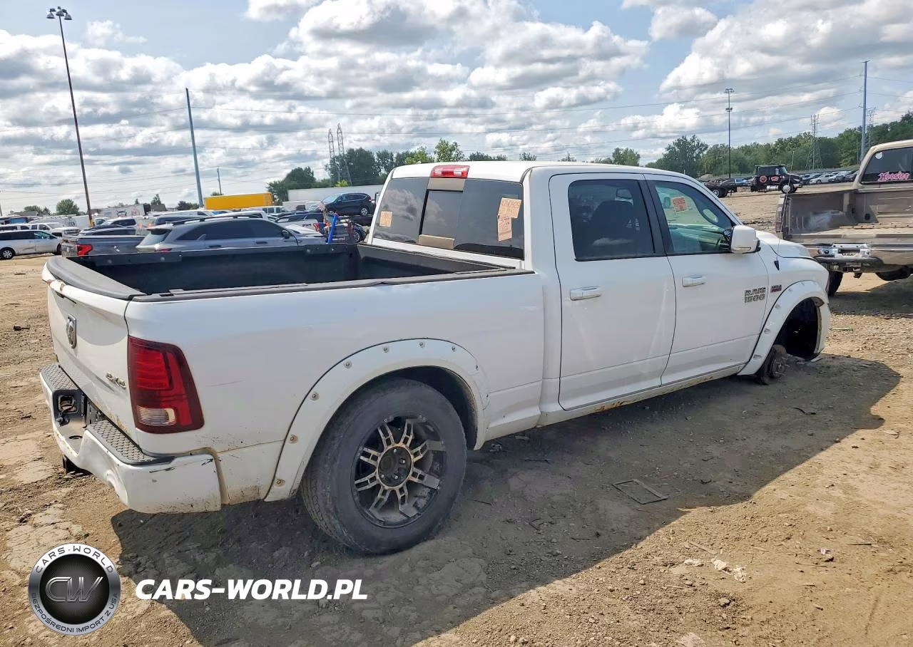 2015 Ram 1500 Sport VIN:1C6RR7UT5FS552303 - 3