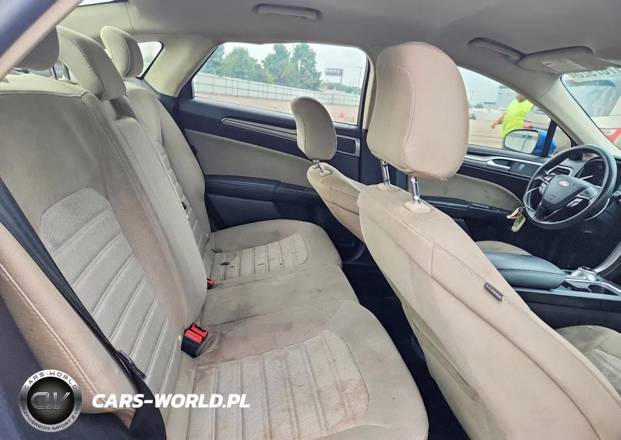 2020 Ford Fusion S VIN:3FA6P0G73LR135332 - 10