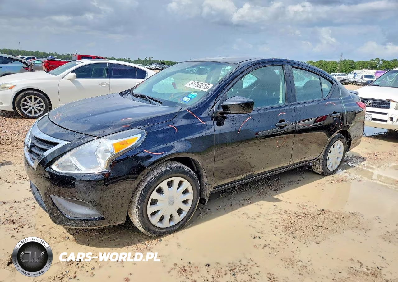 2018 Nissan Versa S Plus