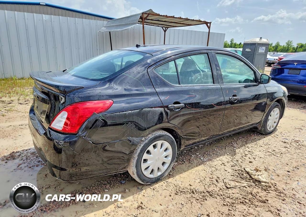 2018 Nissan Versa S Plus VIN:3N1CN7AP5JL835392 - 3